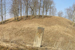 Šimonių piliakalnis – Valdovų Keliai